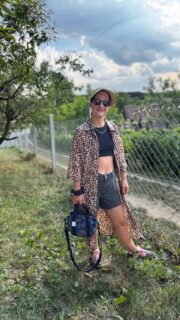 #streestyleszerda apropóján jöjjenek a kedvenc szettjeim az elmúlt hónapokból! Használjátok Ti is ezt a hashtaget, és mutassátok meg, milyen különböző stílusokba illeszthetőek be a #lillaselleibags táskák! /// #mamiserpa #bagsandstyle #dresslikeamom #womeninthecity