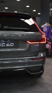 Ilyen volt az októberi @rad_hungary fashion festival, ahova többen jöttetek dzsekit próbálni és workshop keretén belül pénztárcát készíteni. A @picipiac vásárok mellett a RaD mindig egy kikacsintás, hogy anyáknak tervezünk, de divatmárkaként aposztrofáljuk magunkat, vásárlóink divatkövető anyák. /// #lillaselleibags #mamiserpa #softshellbags #hungarianbags #fashionfestival