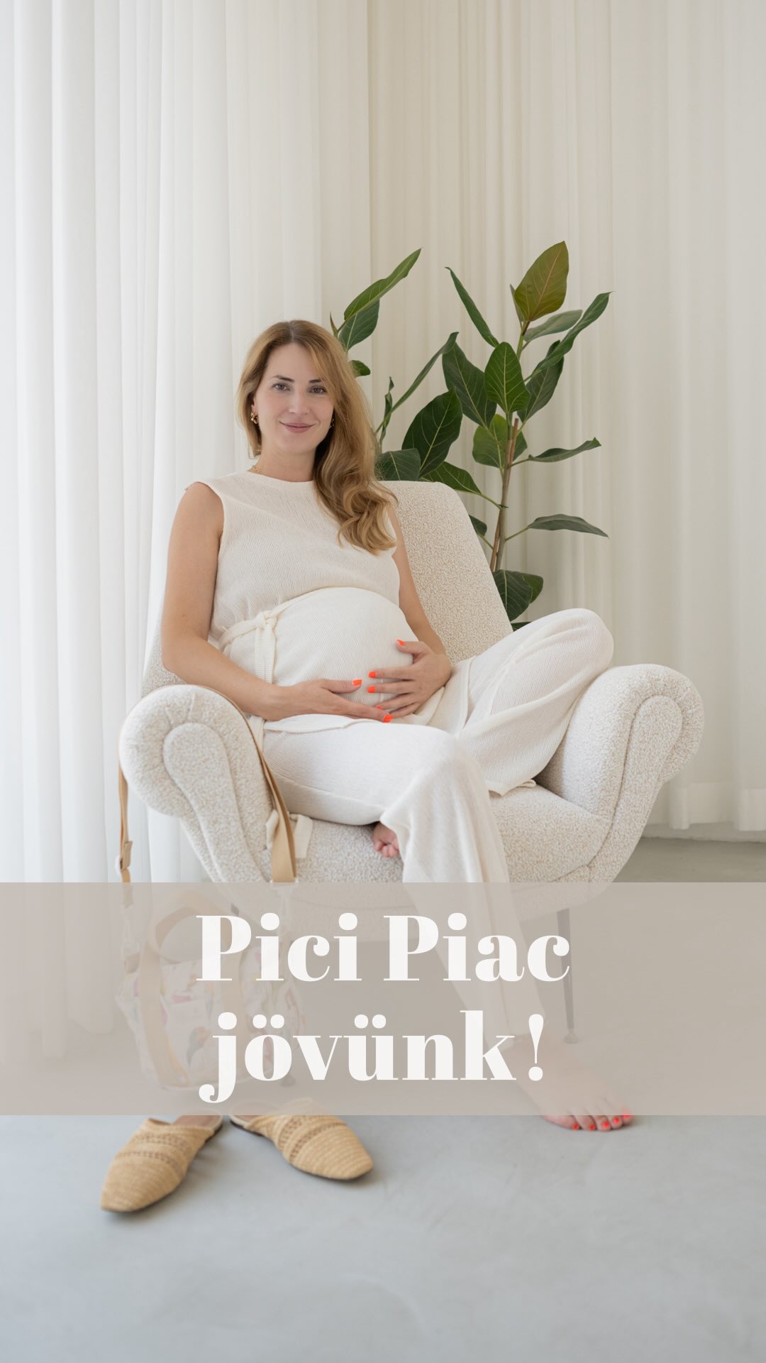 Természetesen a szeptemberi @picipiac vásáron az @elyseforfamily x #lillaselleibags kollekció is velünk lesz! Ha a webshopban nem tudsz döntésre jutni, melyik fazon is lenne neked a legmegfelelőbb, akkor gyere el, és próbáld fel a táskáinkat a tanév első Pici Piacán!

Stáb: 
táskák: Lilla Sellei Bags
ruhák: @plie.collection 
videò: @lillaselleiphoto 
modellek: @dorkalangi 
helyszín: @theroster_studio