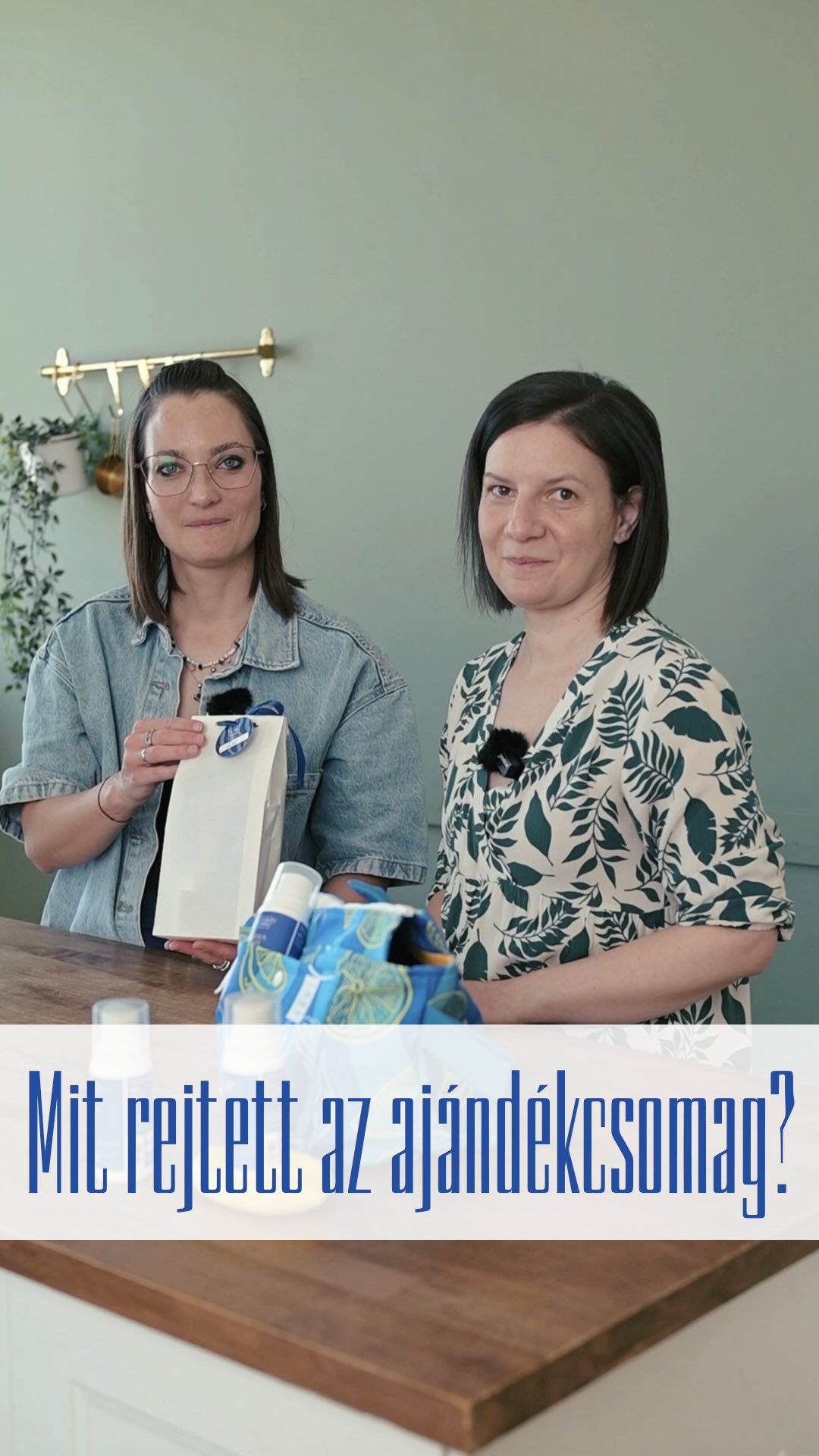 Miért is érdemes VIP Kollektíva tagnak lenni? Mert nemcsak elsőként nézheted meg egy buli keretében az új kollekciót, de például az ADRIA kollekció bemutatóján 30 regisztrált vásárlónak ezzel az ajándékcsomaggal kedveskedtünk. Volt benne szemüvegtok, napszemüveg és egy napozás utáni krém is a @shedocosmetics jóvoltából! #lillaselleibags #shedocosmetics